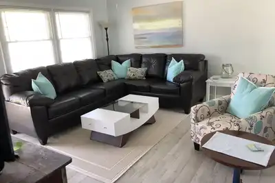 Image de Maison de trois chambres récemment rénovée, près de la plage, 3 nuits minimum