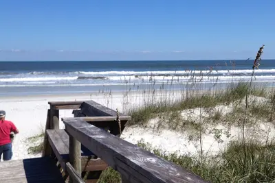 Image de Oct. Le Meilleur Mois Pour ÊTRE À La Plage! <br>Venez quand il n'y a pas de foule + Enjoy<br><br><br><br>