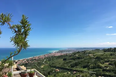 Image de Belle maison rénovée avec de superbes Terrasse Vues