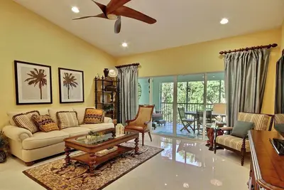 Image de Sans faille, somptueux et romantique! 4 chambres, 3 salles de bain