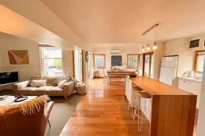 Image de Meilleur emplacement Ă Hobart! Maison de luxe, proche de tout!