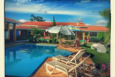 Image de Petite maison familiale à louer à Artur Nogueira / Holambra cond. Fermé