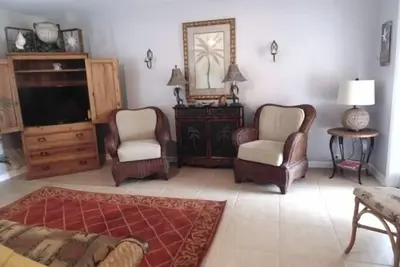 Image de Prix réduit d'automne - Oasis tropicale, 1 chambre, 3 minutes à pied de la plage