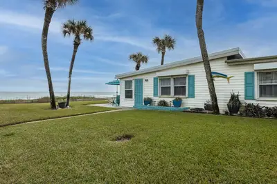 Image de Superbe Direct Oceanfront Home; Frontyard Beach; Idéal pour un couple ou des familles