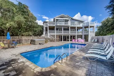 Image de Lucy's Place | 1030 m de la plage | Piscine privée, bain à remous | Rives sud