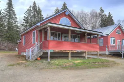 Image de Chalet Mignon Ă distance de marche du centre-ville Rangeley
