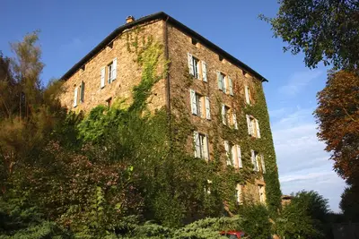 Image de Une fabrique du Xix tout entière à soi entre amis ou pour toute une famille