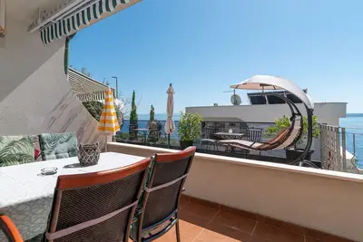 Image de Sablic 1 appartement avec vue mer, à 30m d'une plage à Okrug Gornji