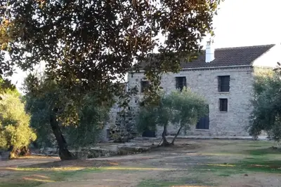 Image de Vignoble de Las Olivas. Maison entièrement indépendante située à Andujar.