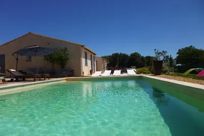 Image de Superbe villa moderne, 5 chambres, grande piscine, jardin, 3 terrasses