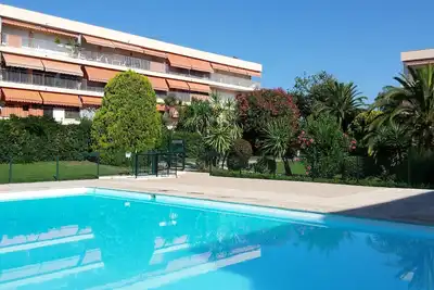 Image de Antibes residence avec piscine, tennis, très grande terrasse, jardin, prox mer