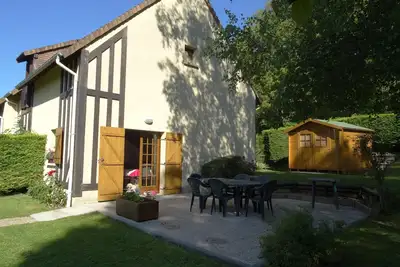 Image de Pour 4 adultes et 2 enfants agréable Cottage dans résidence privée, à Houlgate