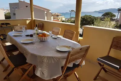Image de Appartement meublé de standing sécurisé de 100m² face à la baie de Calvi