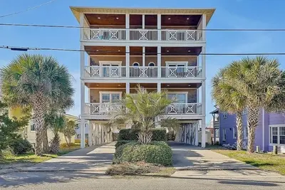 Image de Ocean & Canal Dream House! ! * Piscine * Ascenseur * entièrement équipé * 4br 4 Bath