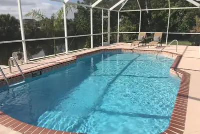 SITUÉ Sur Le Canal D'ACCÈS Au Golfe Avec Vue!