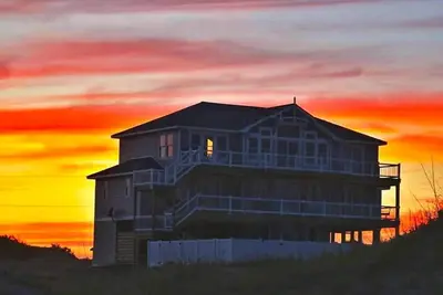Maison de plage 4x4 luxueuse et spacieuse, ascenseur, piscine / bain à remous location 2020