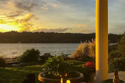 Belle maison au bord de l'eau. Plage privée de Low Bank sur le Puget Sound