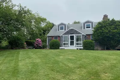 Image de Maison privée sur cul de sac à distance de marche de South Kingstown Town Beach