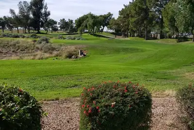 Image de Condo de golf Superstition Lakes avec vue sur le terrain de golf