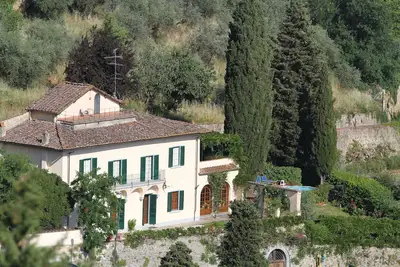 Image de Villa à Florence - Pas besoin de voiture, superbes vues. Piscine exclusive, jardin, Wi-Fi