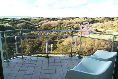 Image de Le Touquet face mer au 4ème. Grand studio 2/4 pers. alcove, cabine, balcon 8m2 wifi