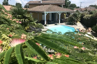 Image de La Villa Soleil et sa piscine sur le bassin d'arcachon