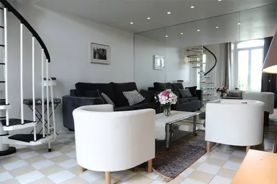 Image de Appartement de centre ville avec jardinet, terrasse, Parking privé fermé.