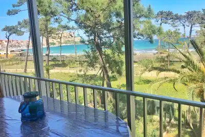 Appartement avec vue sur la plage et accès direct à la mer à 50 mètres