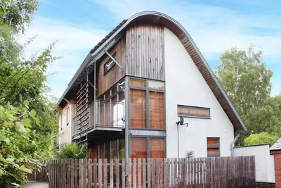 Image de South House propose un hébergement indépendant de grand confort pouvant accueillir jusqu'à 6 personnes,