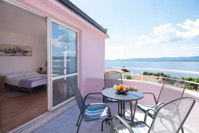Image de Appartement (2 + 2) avec piscine et vue sur la mer
