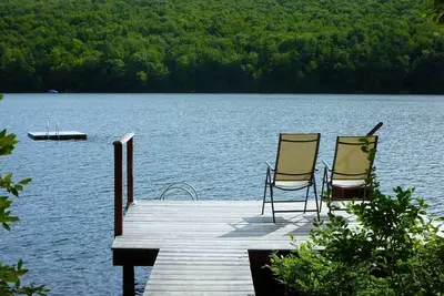 Image de Confortable, boisé, Waterfront, Mountain View Cabin sur Silver Lake