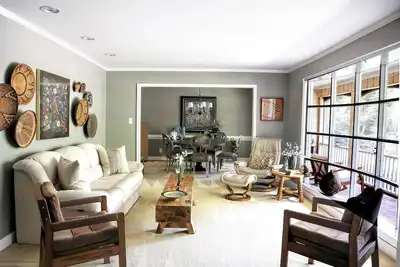 Image de Ranch fantastique de 3 chambres / 2 salles de bain complètes à North Raleigh - proche de tout