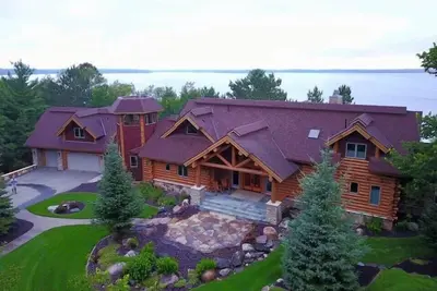 Image de Lodge privé et exclusif sur le lac Woman avec de belles vues