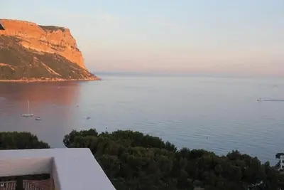 Image de Appartement Impressionnant vue mer à proximité des plages et Calanques