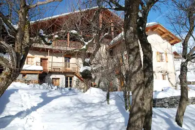 Image de Chalet de village à 1200m altitude, plein sud, calme et spacieux.