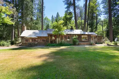 Image de Propriété Creekside Enchanteur avec deux cabines - Louer un ou les deux