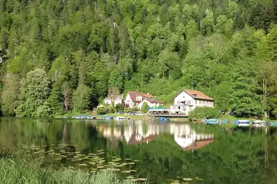 Image de Vacances en canoë dans une ancienne école au coeur du parc naturel du Doubs!