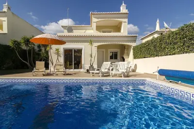 Image de Casa Winnie, villa de 2 chambres avec piscine dans un bel endroit, Lagos. 6405 \/ Al