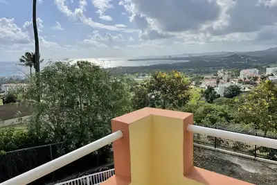 Image de Belle maison avec vue imprenable près de la plage