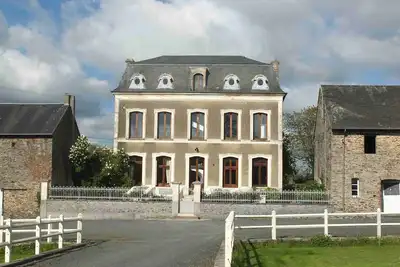 Image de Maison De CARACTÈRE Pour 10 personnes \/sauna