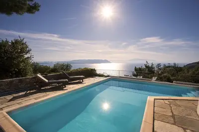 Maison privée et isolée avec sa propre piscine et des vues époustouflantes