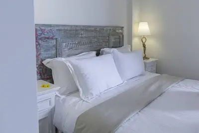 Image de Villa 2 chambres avec parking et vue magnifique sur la mer. Situé dans un quartier calme