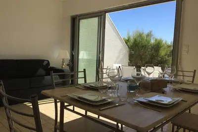 Image de Appartement en rez de jardin avec accès direct sur la plage de La Turballe