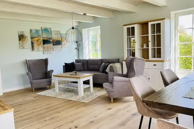 Image de Chalet confortable Ă la campagne avec aire de jeux
