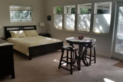 Image de Studio confortable à San Rafael; proche de tout ce que la Bay Area a à offrir!