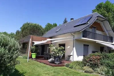 Image de Face Aux Pyrenees, Magnifique Maison Tres Confortable Dans Parc Arbore