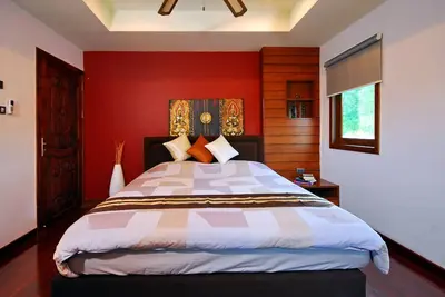 Image de 4 chambres \/ Salles de bain Villa privée avec piscine