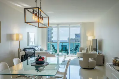 Image de Magnifique appartement avec vue - Ocean Reserve 14ème étage, rénové et moderne