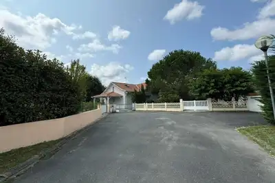 Image de Villa moderne et de style arcachonnais jusqu'à 12 personnes