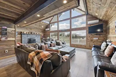 Image de Poconos 5br \/ 3ba Sauna, Fire Place, Lac.